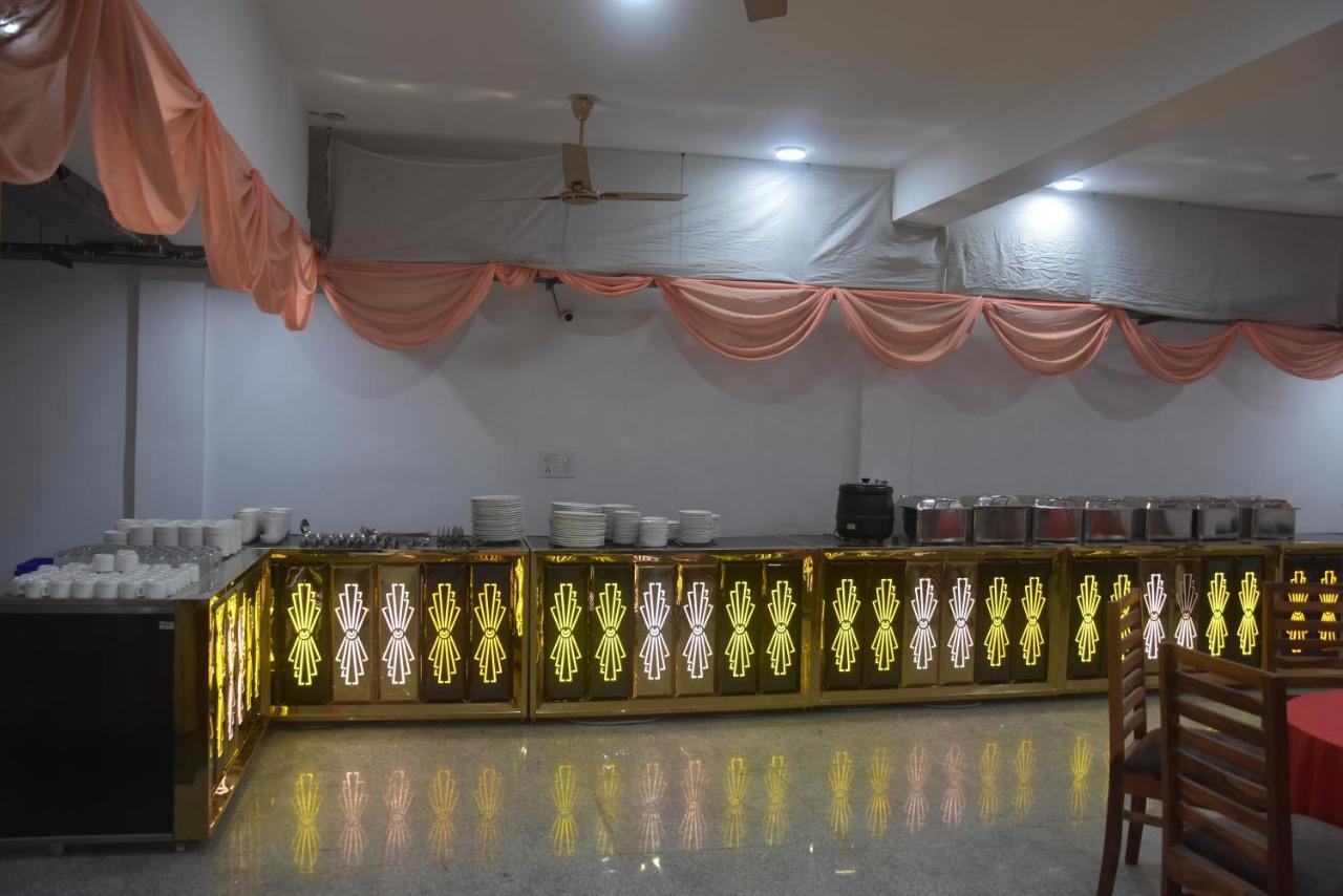 Hotel De Luxe Basai Road Gurgaon Bagian luar foto