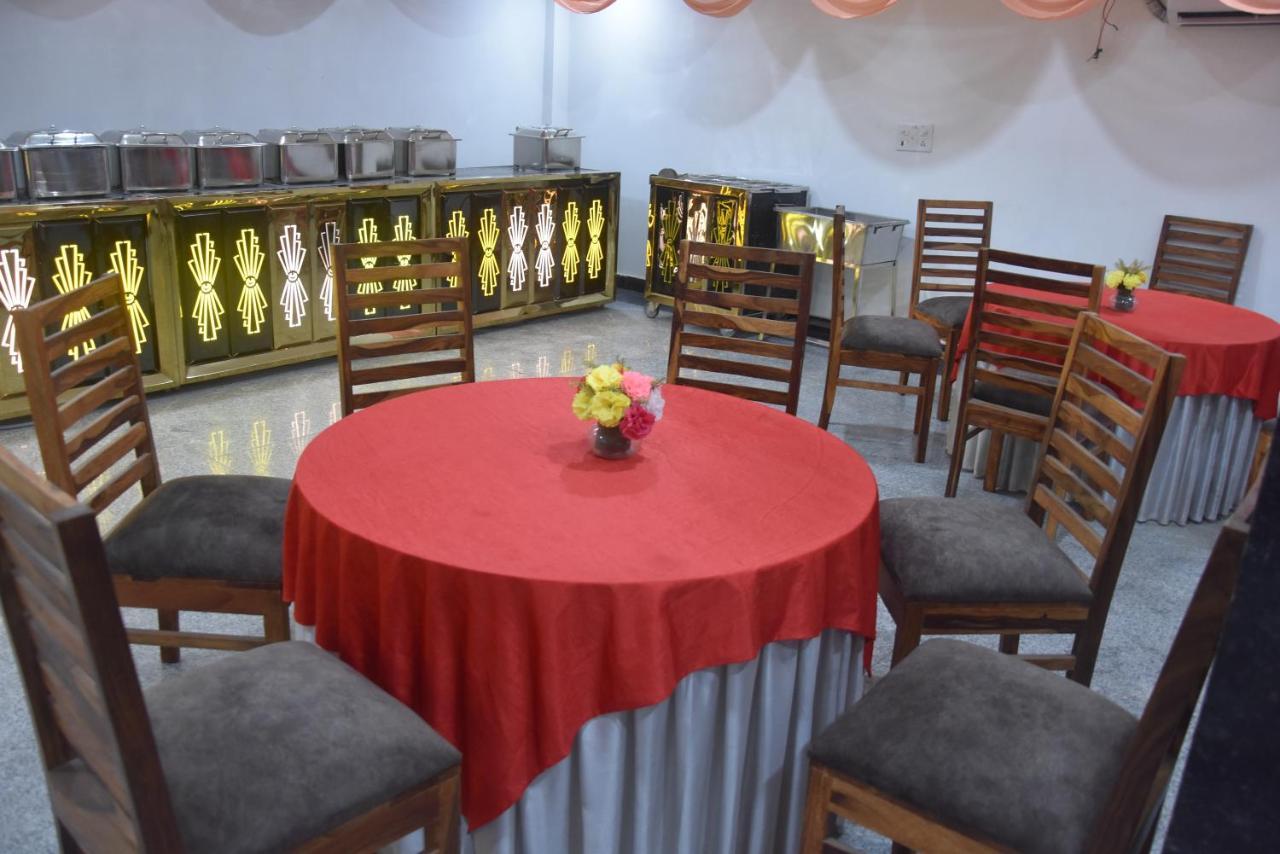 Hotel De Luxe Basai Road Gurgaon Bagian luar foto