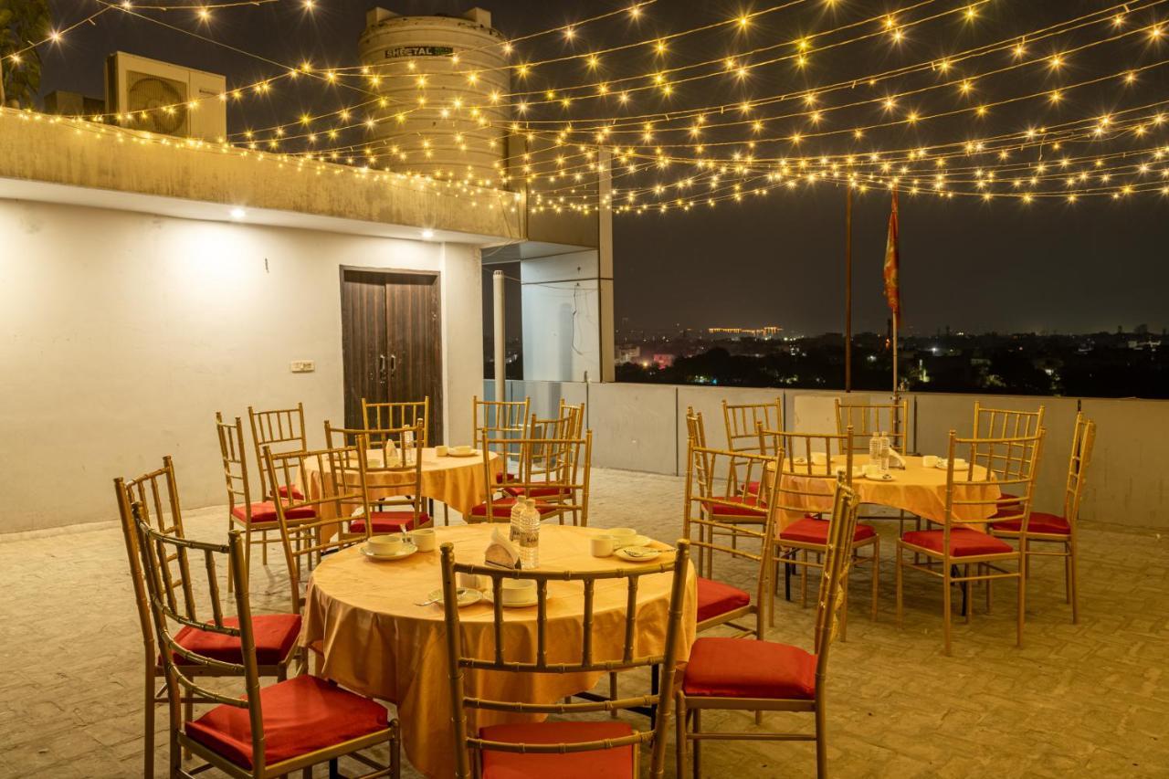Hotel De Luxe Basai Road Gurgaon Bagian luar foto
