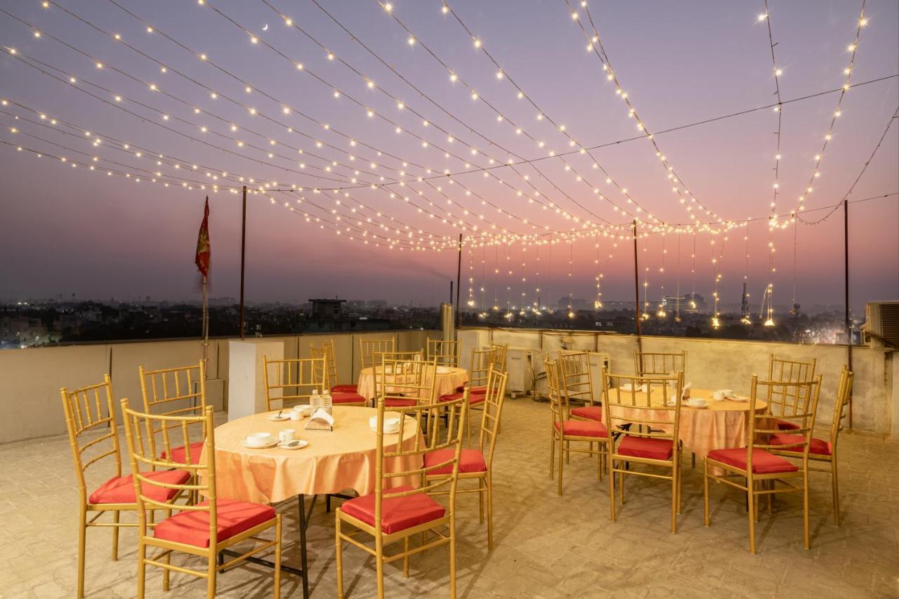 Hotel De Luxe Basai Road Gurgaon Bagian luar foto